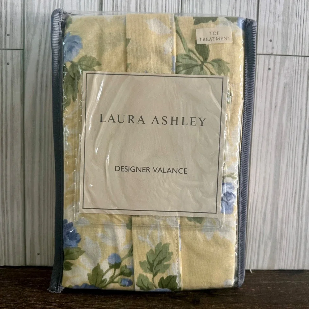Laura Ashley Cassidy Yellow Floral Tie Up Designer Valance 50x25 100% Cotton NEW